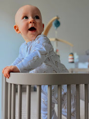 Sovedrakt med kjepphestmønster